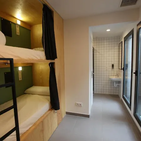 Vtz The Botanic Hostel-2